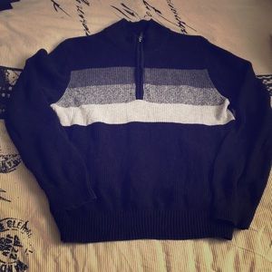 Izod medium black and grey pull over w/zipper